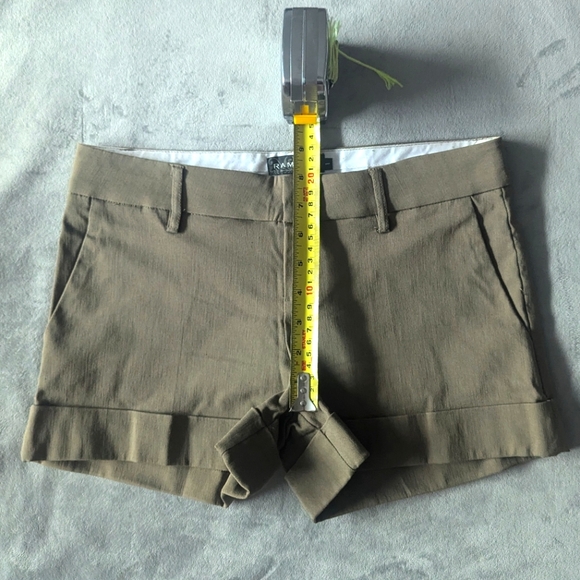 Rampage Classy Cuffed Chino Shorts Army Green size 1 - Picture 4 of 5
